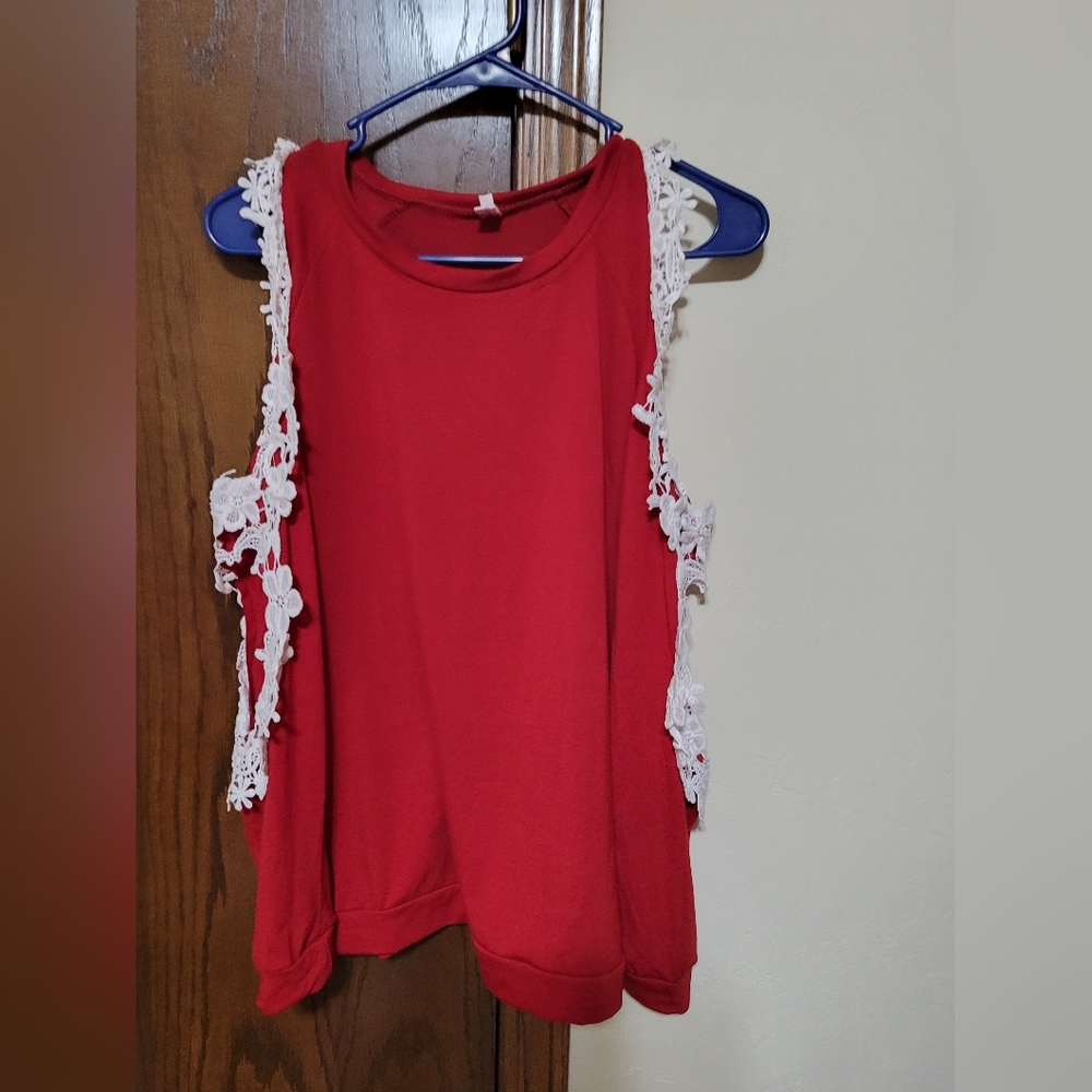 Lace open arm shirt